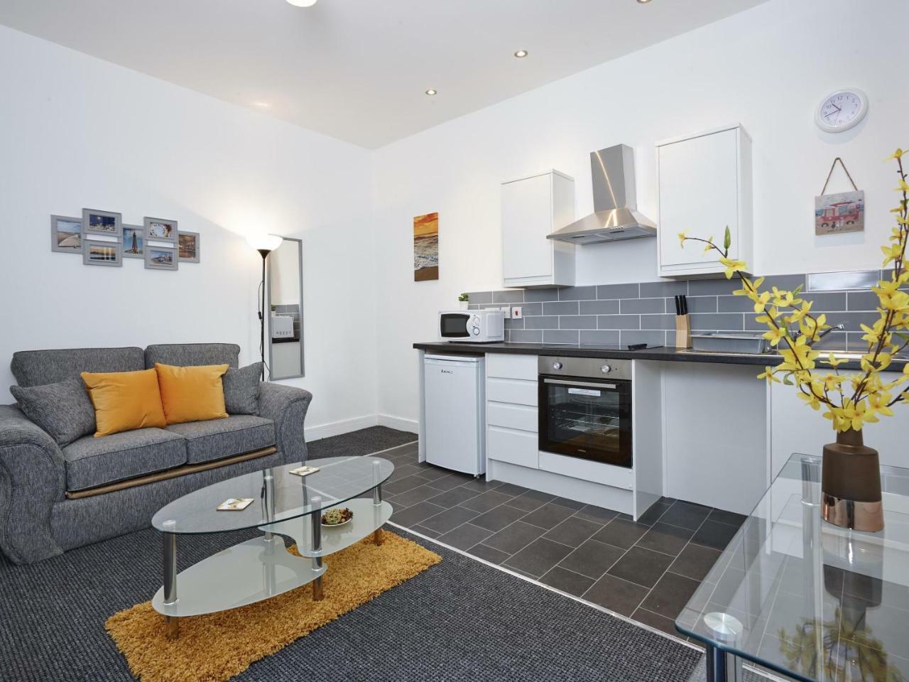 Midway Apartment *